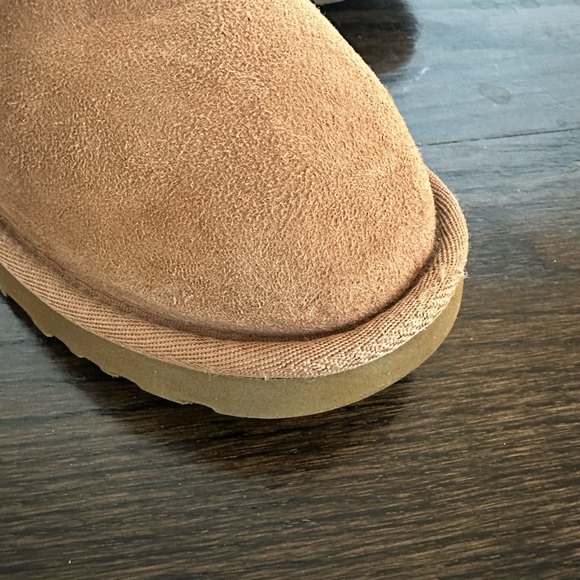 Ugg woman’s classic boot mini II size 8 - Picture 8 of 11